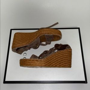 WALK Women's (NEW)platform sandals!